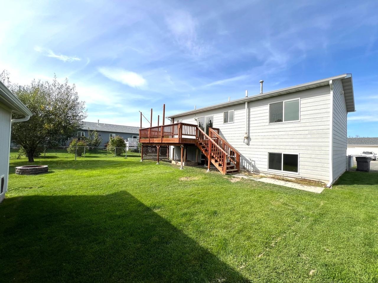 803 E Groschell St - Photo 4 of 20