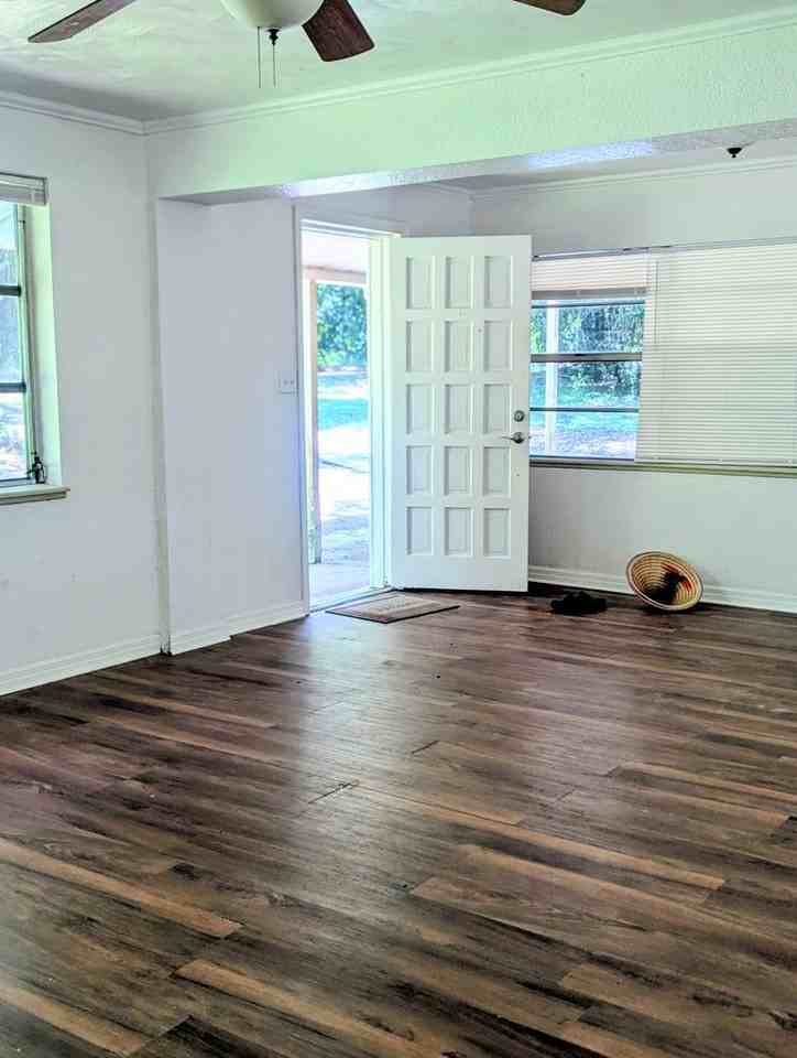 6100 Windmill Rd - Photo 3 of 10