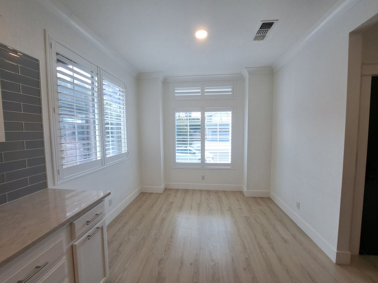 472 Somerville Cir - Photo 2 of 34