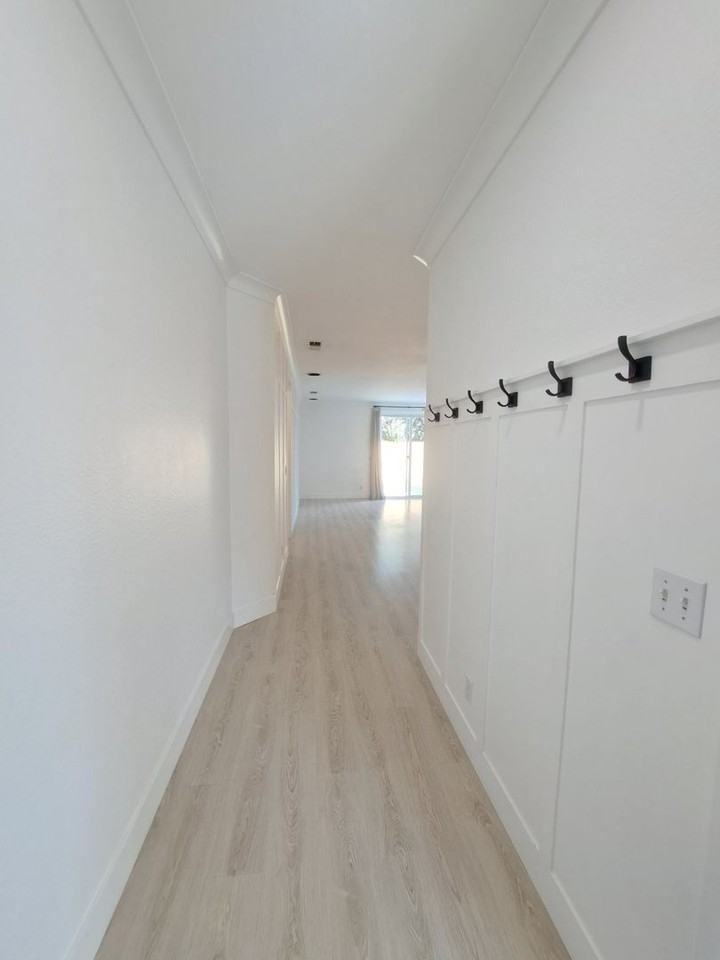 472 Somerville Cir - Photo 5 of 34