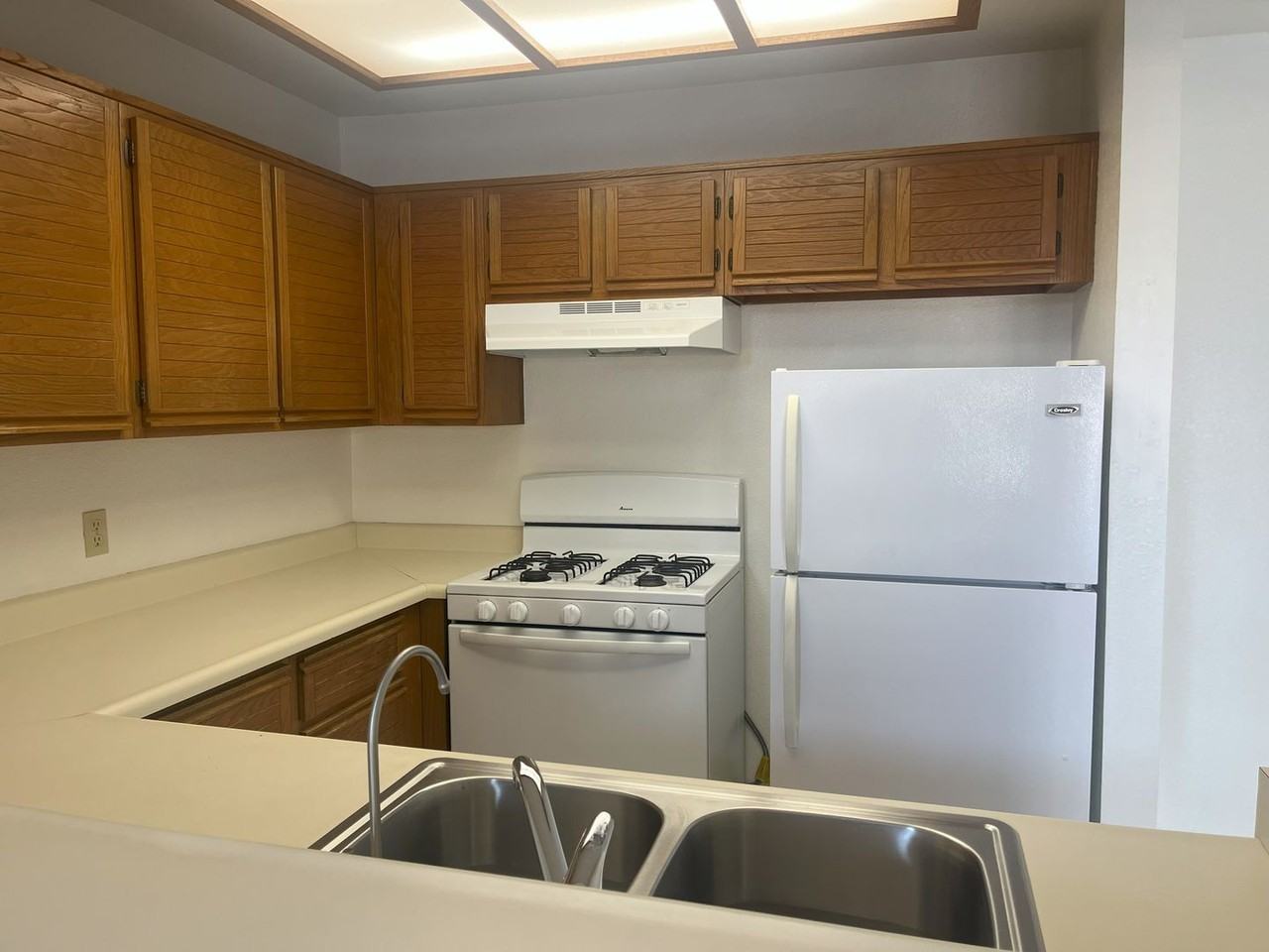 2490 Village Grn - Photo 2 of 11