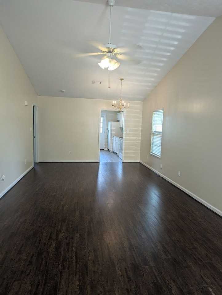 708 Creekside Drive - Photo 2 of 10