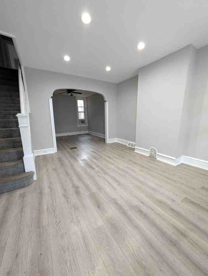 1821 S Alden St - Photo 2 of 16