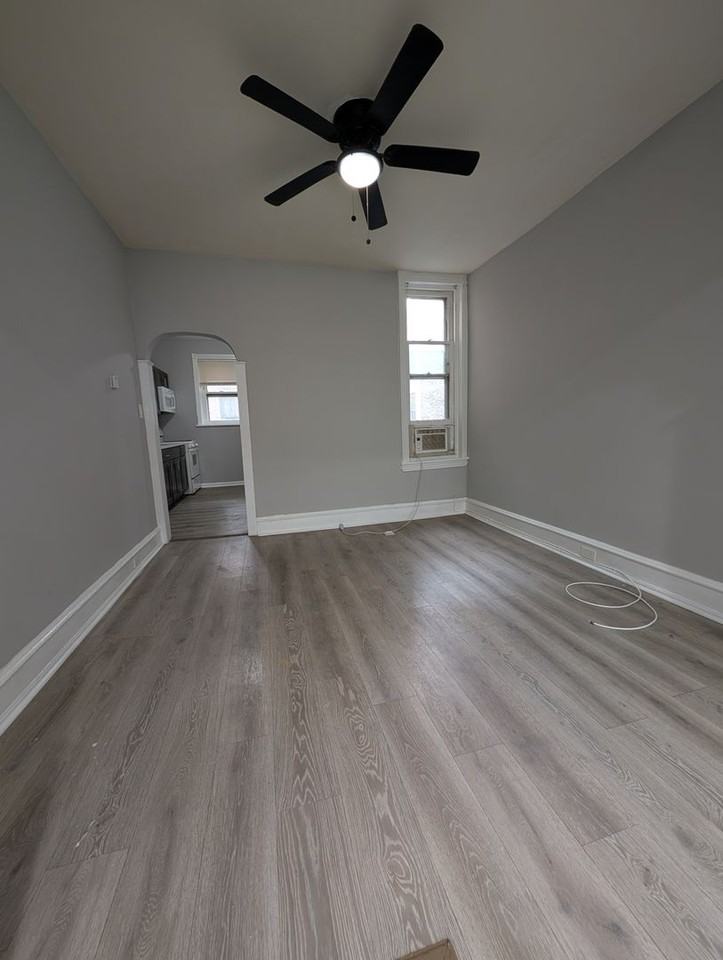 1821 S Alden St - Photo 4 of 16