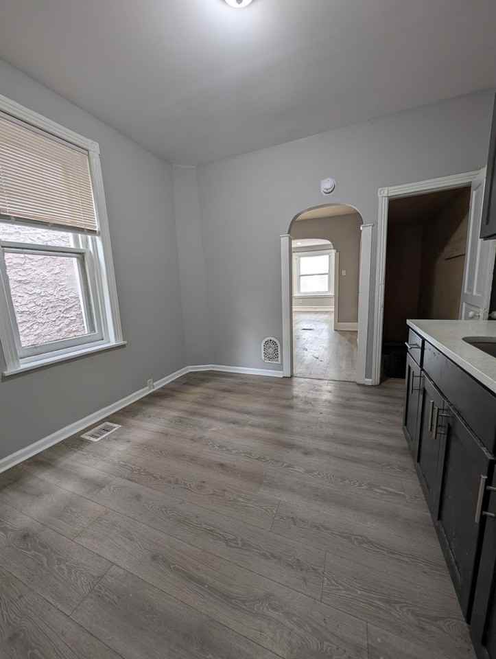 1821 S Alden St - Photo 6 of 16