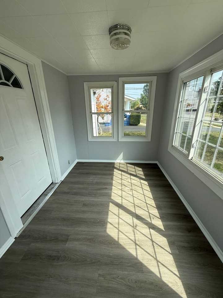 21431 North St - Photo 2 of 9