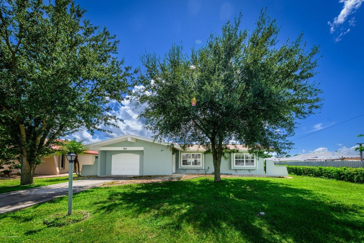 2498 Abscott St - Photo 2 of 50