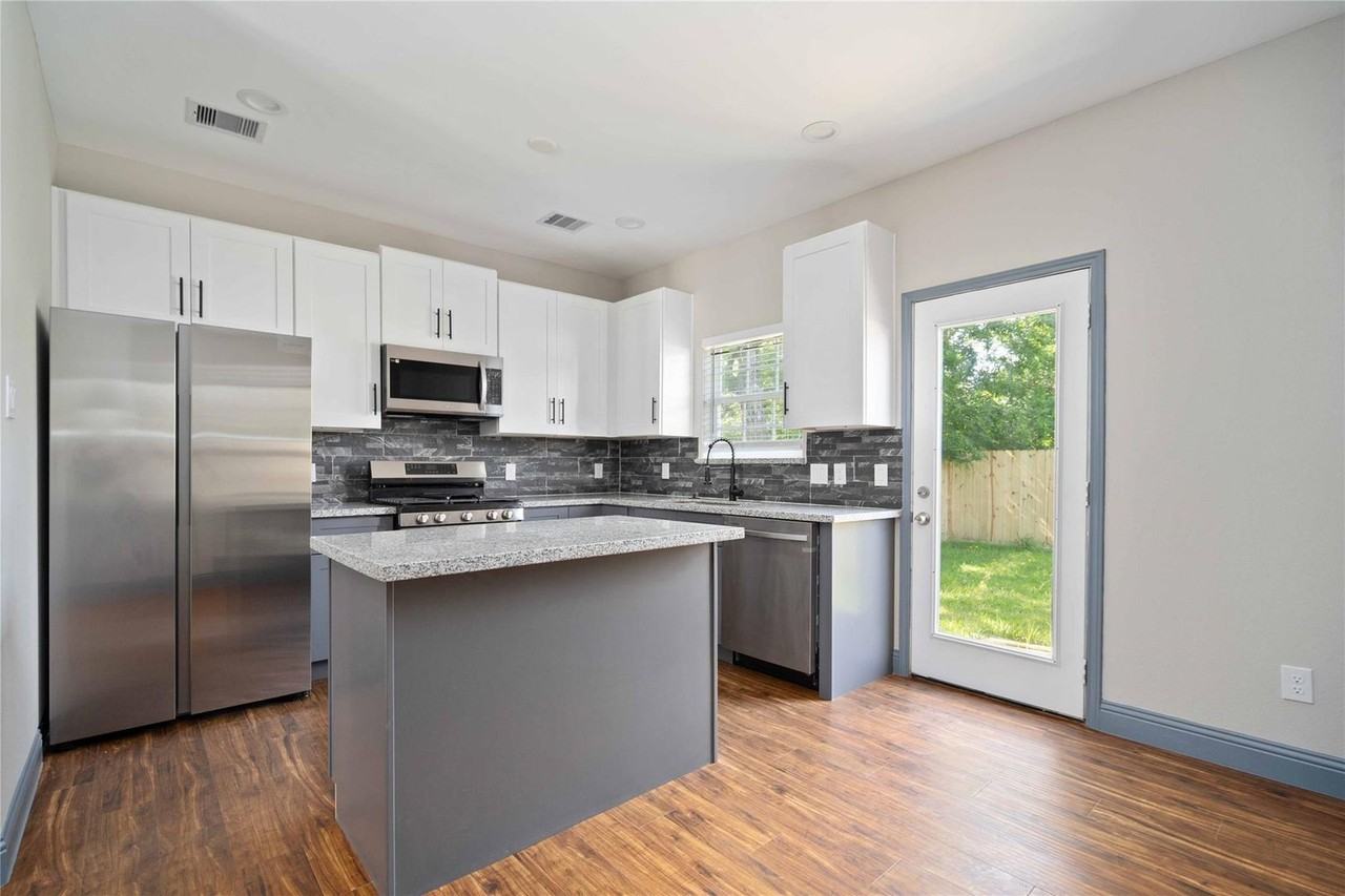 4506 Mayflower St #B - Photo 7 of 23