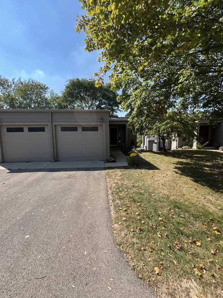 711 Skynob Dr #711 - Photo 2 of 32