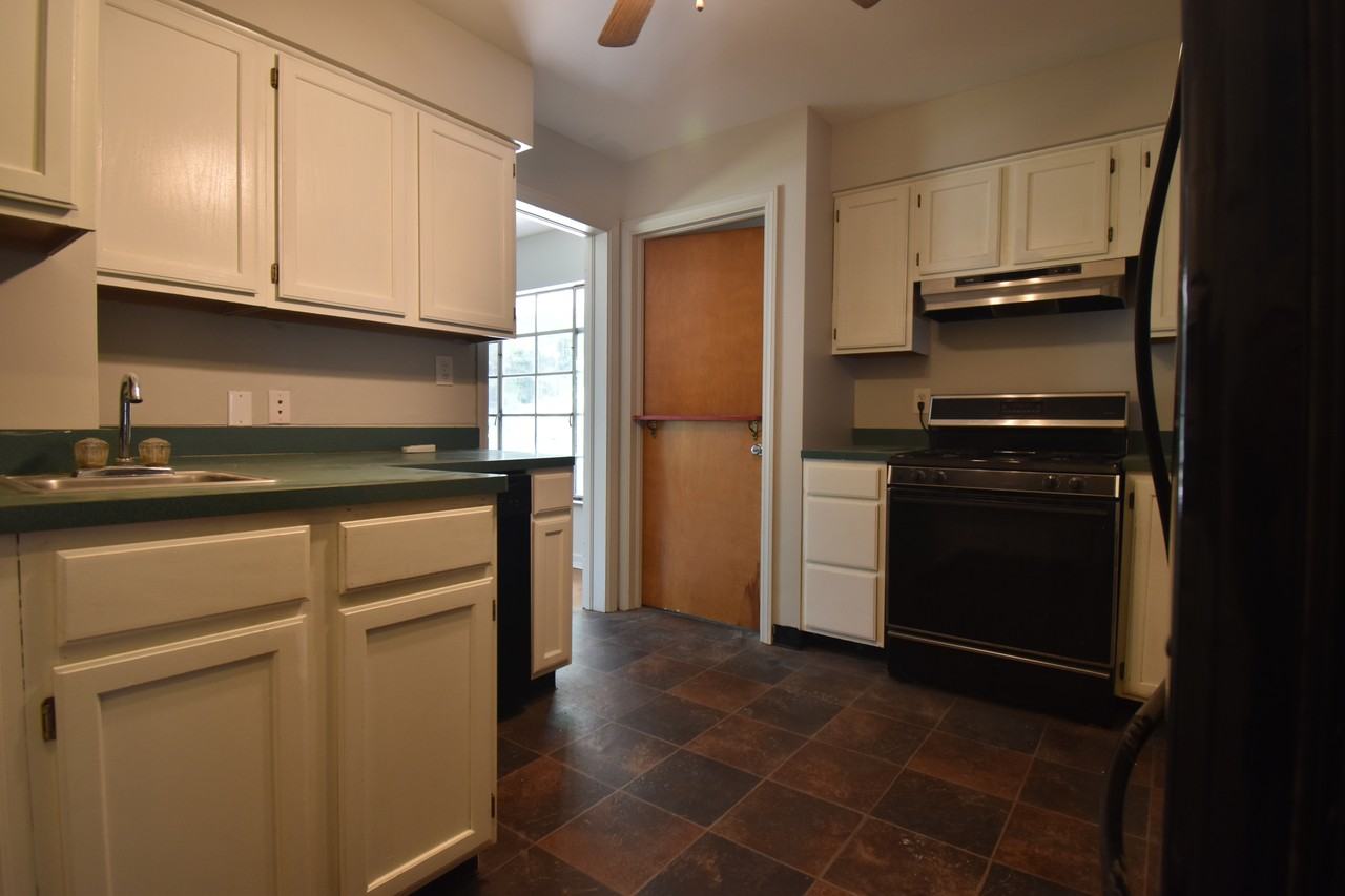 814 S Eastside Dr #NA - Photo 7 of 26