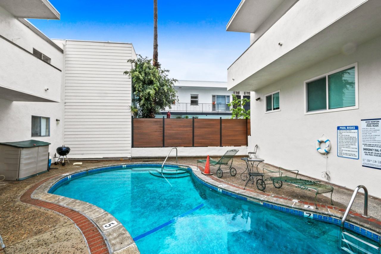 8220 Norton - Photo 3 of 4