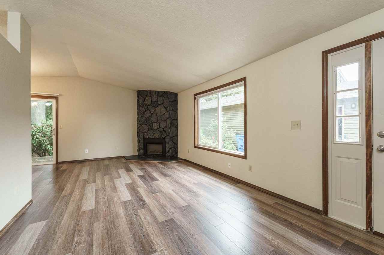 4918 Plomondon St - Photo 4 of 34