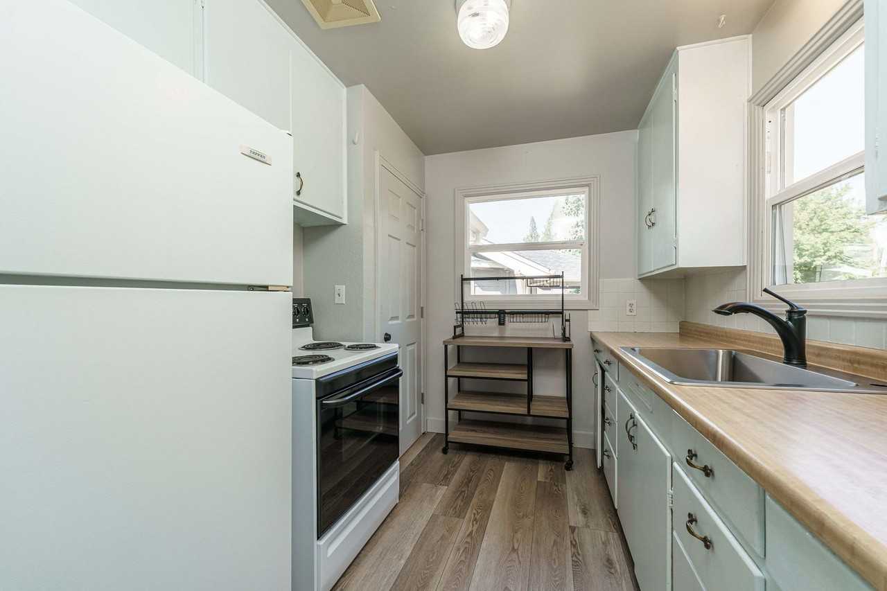 MOVE IN SPECIAL - Photo 7 of 20