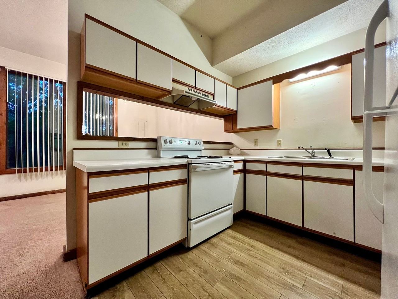 1419 King Charles Dr - Photo 5 of 27