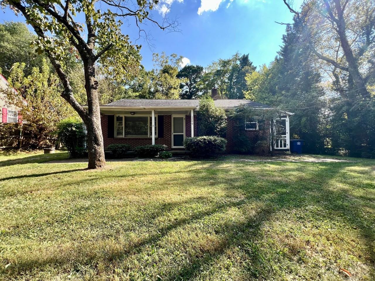 3246 Arlington Dr - Photo 3 of 23