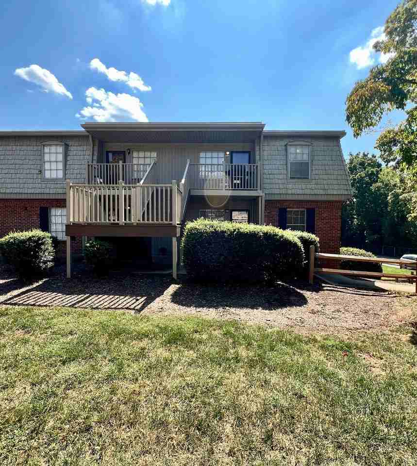 3818 Country Club Rd Apt A - Photo 3 of 20