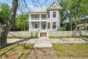 featured image of 2210 San Gabriel St