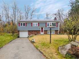 23 Valley Stream Dr - Photo 1 of 1