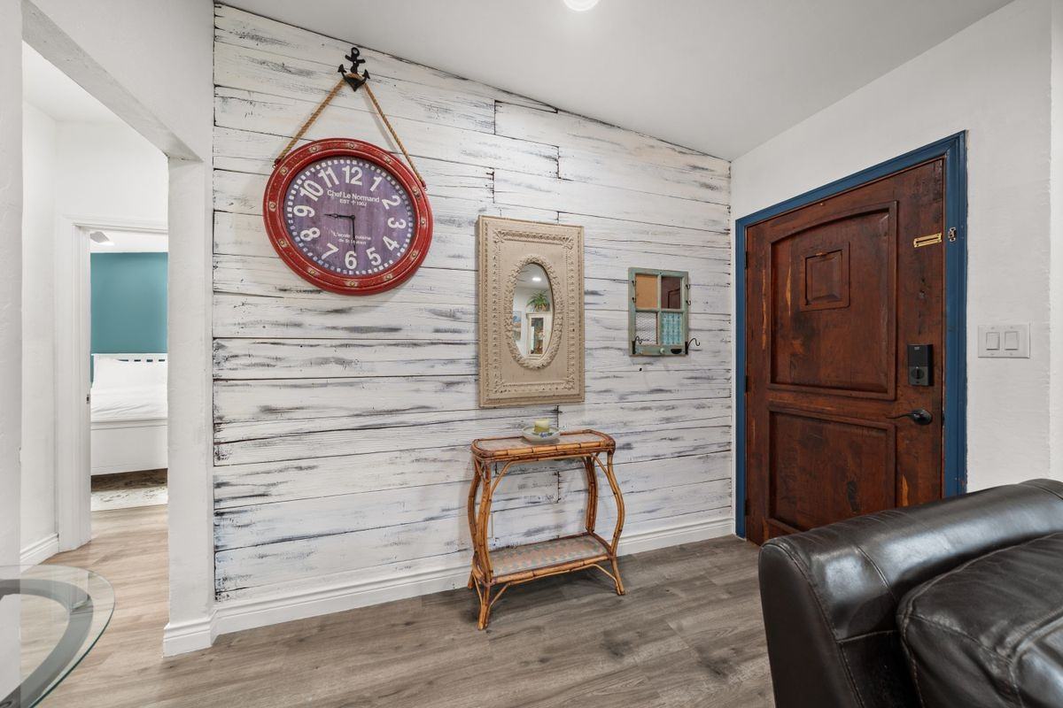 1601 Kraft St - Photo 7 of 40