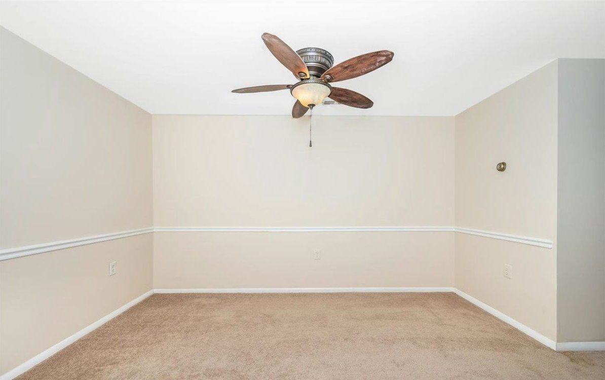 18131 Chalet Dr - Photo 5 of 26