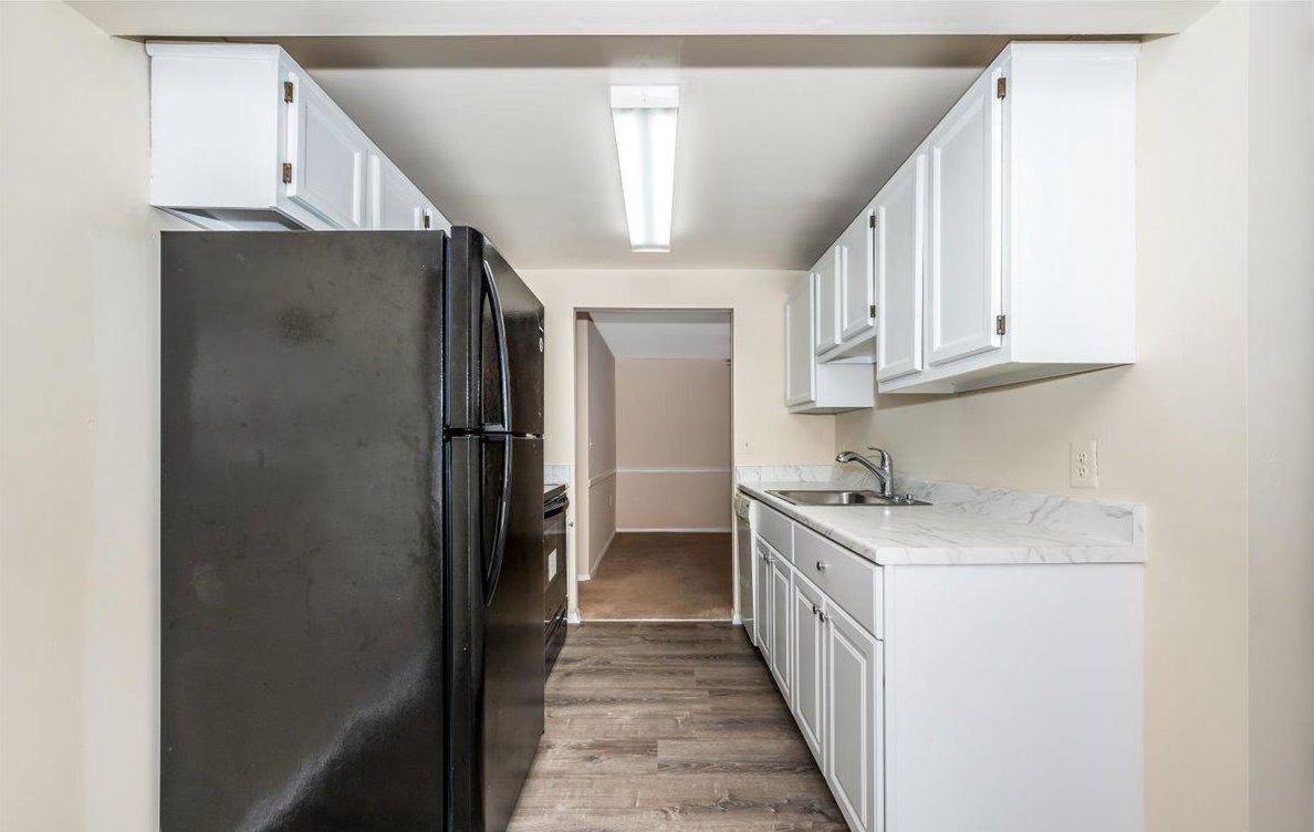 18131 Chalet Dr - Photo 7 of 26