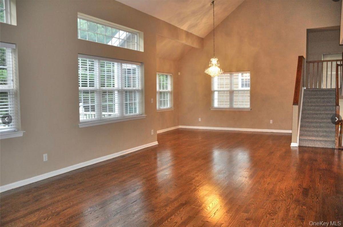 23 Deer Tree Ln - Photo 2 of 5