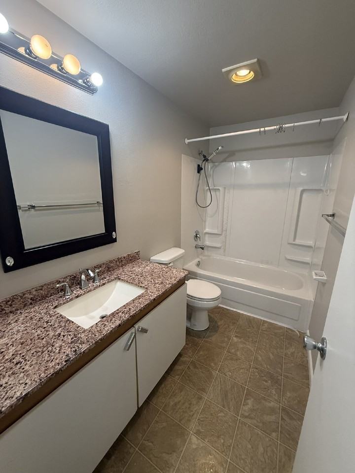 29645 18th Ave S Apt B303 - Photo 5 of 9