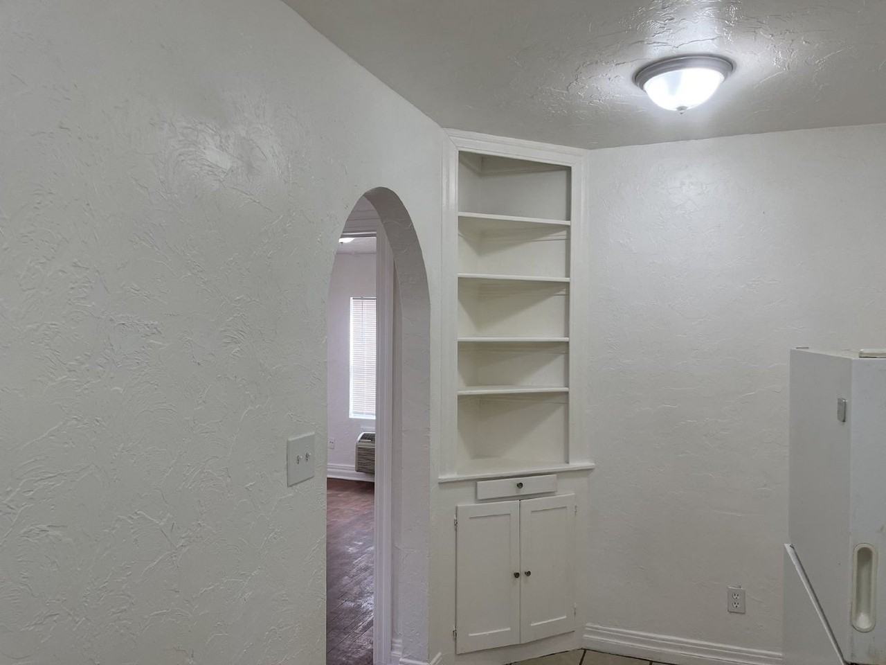 1800 1/2 Exchange Ave - Photo 6 of 10