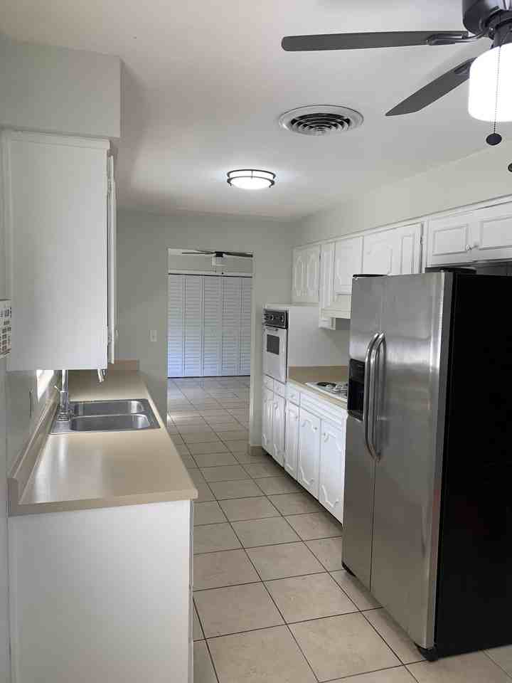 1316 Sunset Boulevard #NA - Photo 4 of 12