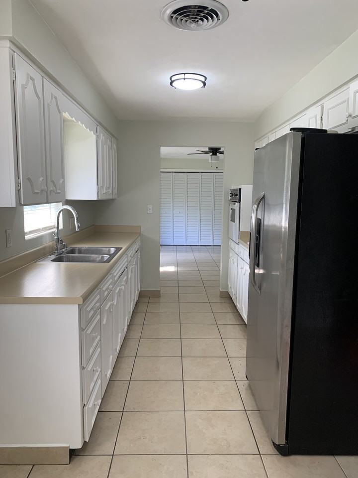 1316 Sunset Boulevard #NA - Photo 5 of 12