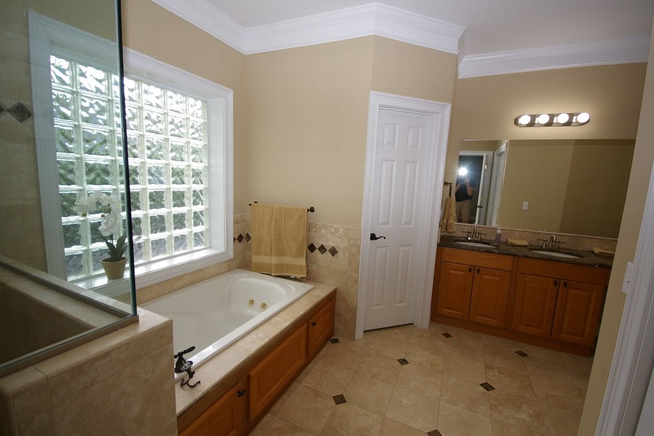 865 Virginia Cir Ne #NA - Photo 5 of 23