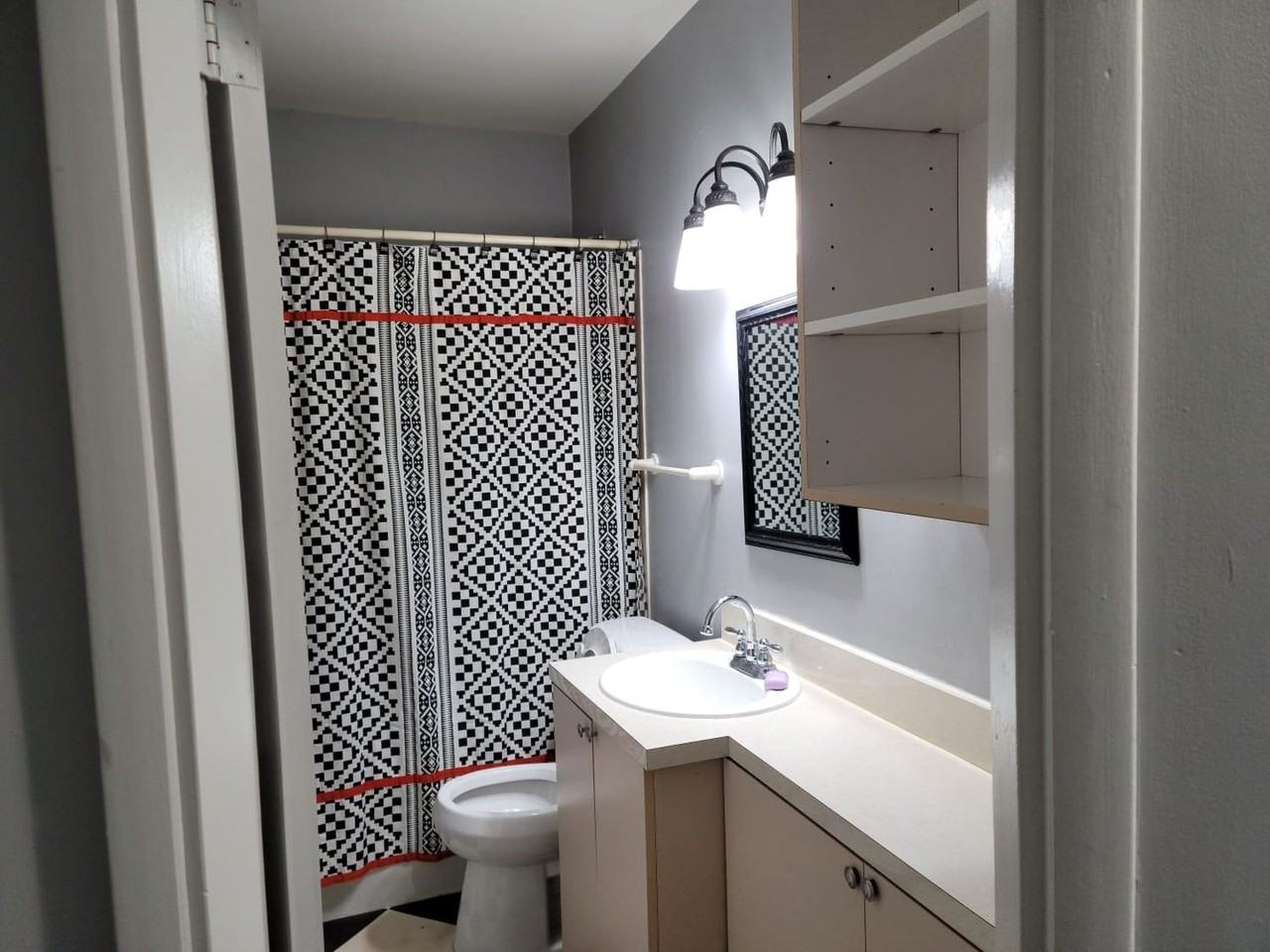 22643 Van Dyke Ave - Photo 4 of 12