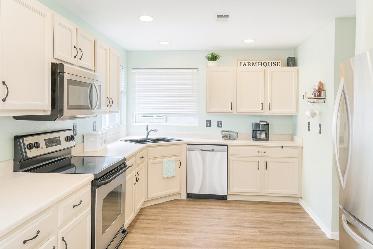 5116 Miriam Ln - Photo 2 of 22
