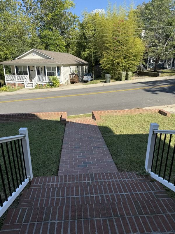 605 Griffin Blvd - Photo 2 of 16