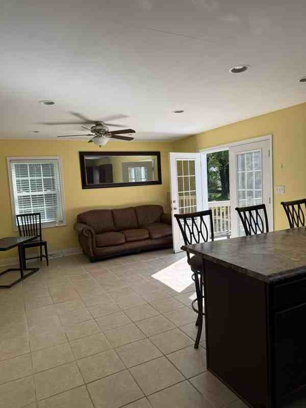 605 Griffin Blvd - Photo 5 of 16