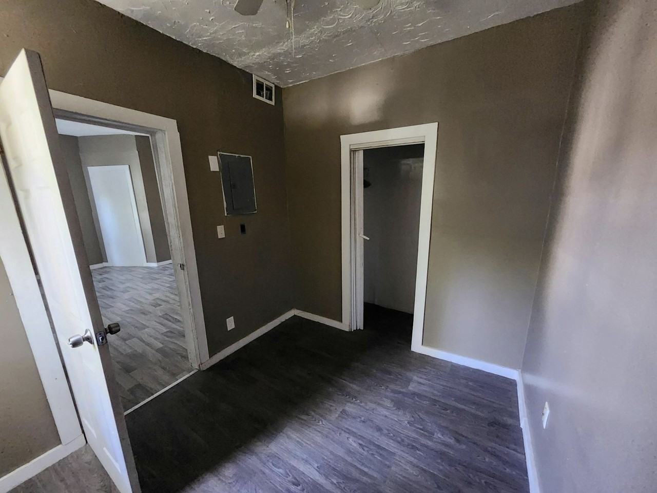 2033 West 98th Street, Unit Front - Photo 7 of 14