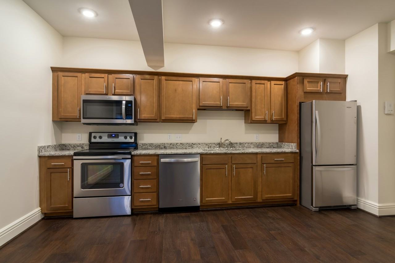 1838 Bardstown Road, Unit 201 - Photo 5 of 9