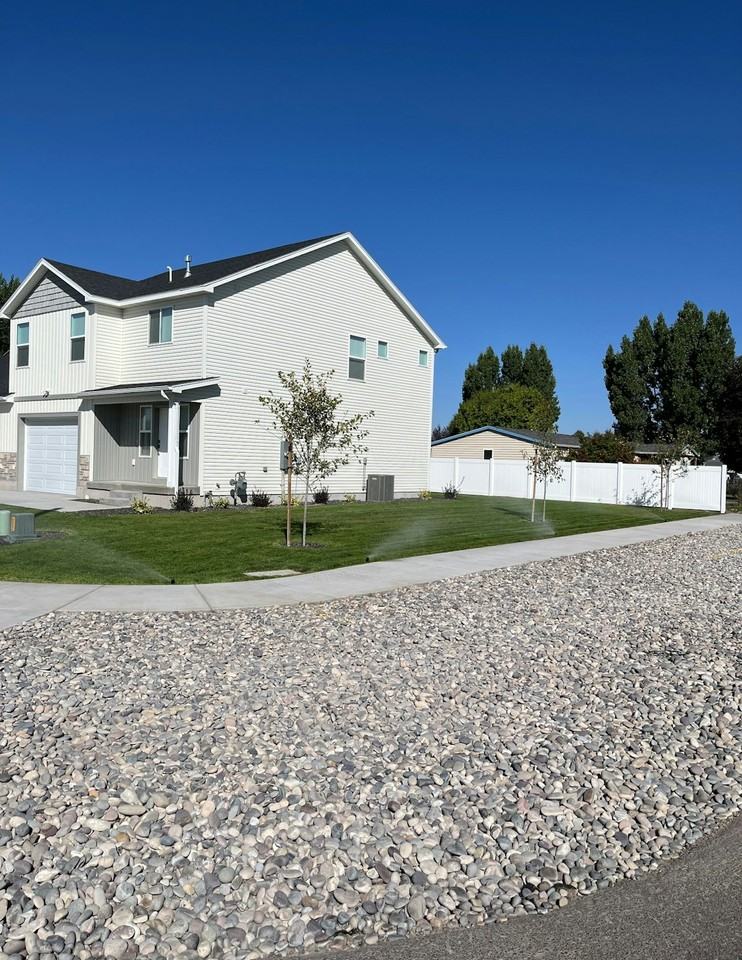 3261 Reynard Ln - Photo 3 of 19