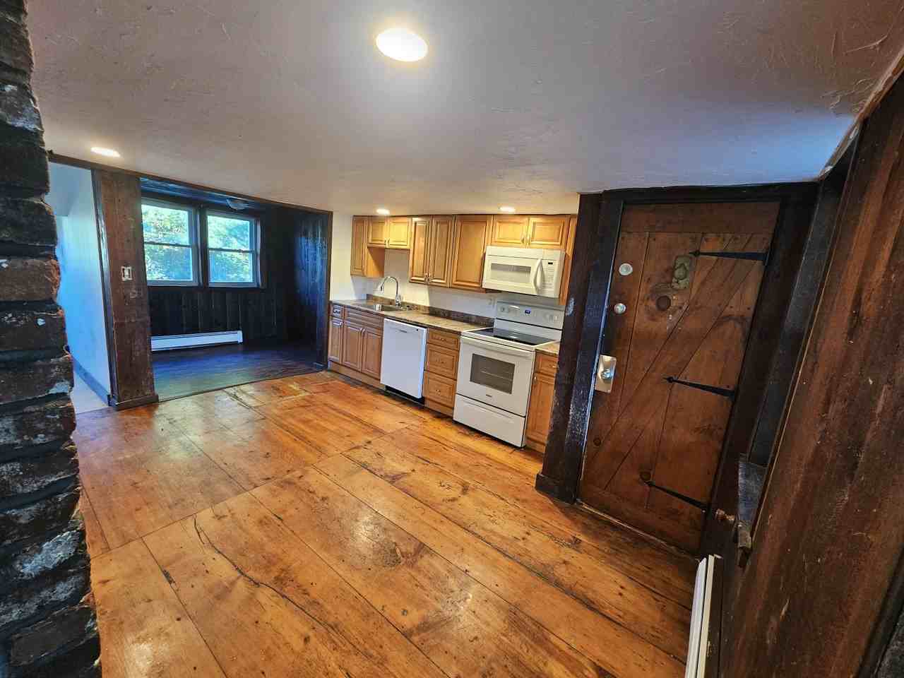 81 Oak St, Unit 1 - Photo 7 of 14