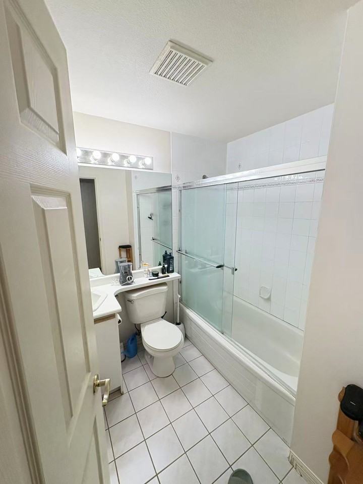 2788 Southcrest Drive - Photo 7 of 8