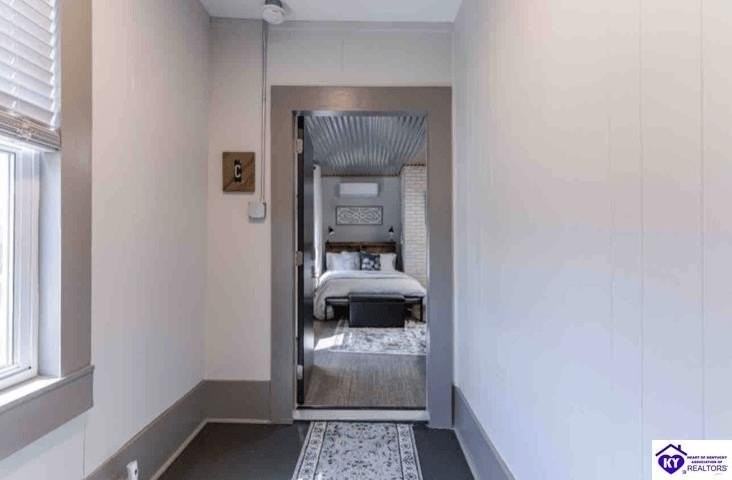 404 North Washington Street - Photo 2 of 11