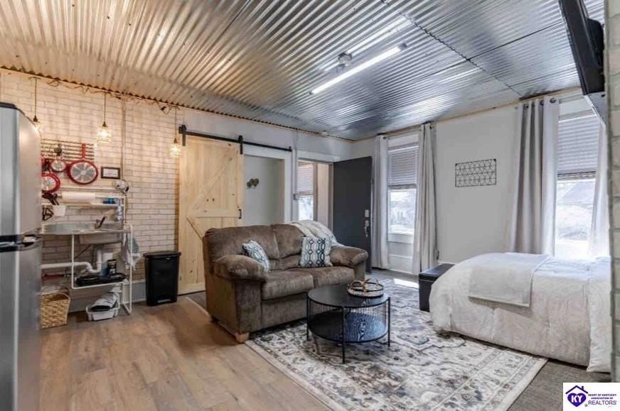 404 North Washington Street - Photo 3 of 11