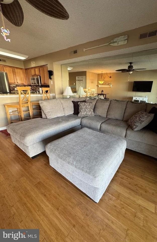 12301 Jamaica Ave - Photo 6 of 19