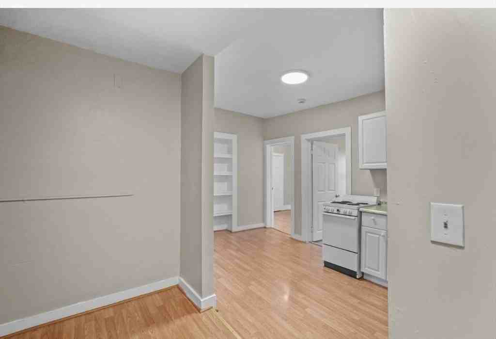 24 Charlton Street #11 - Photo 2 of 10