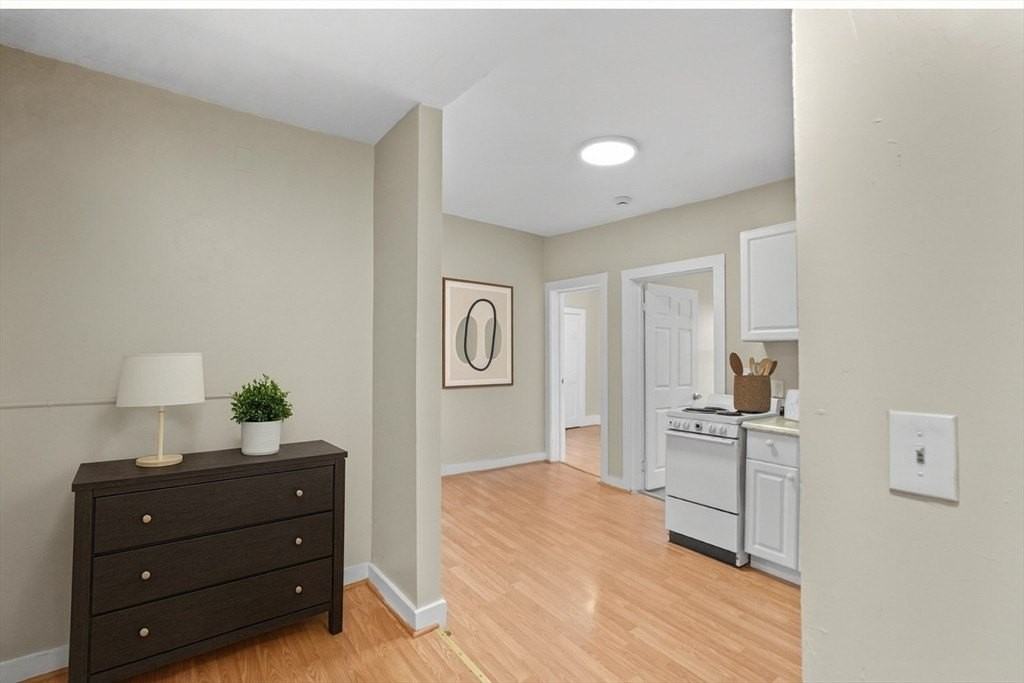 24 Charlton Street #11 - Photo 3 of 10