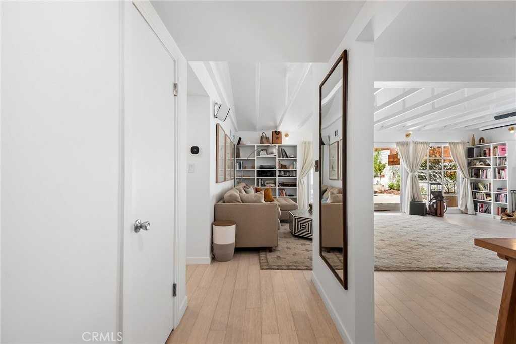 2043 Panamint Dr - Photo 4 of 30