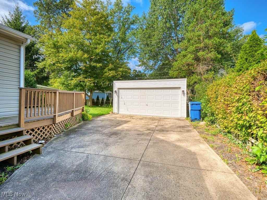 570 Juneway Drive - Photo 5 of 36