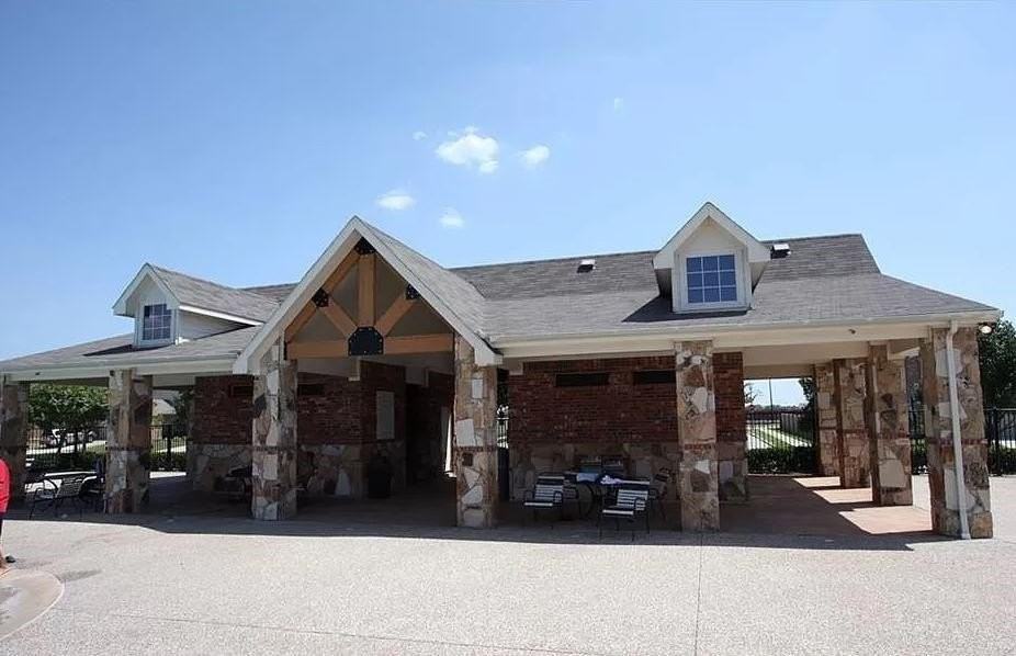 5113 Sandra Dr - Photo 2 of 10