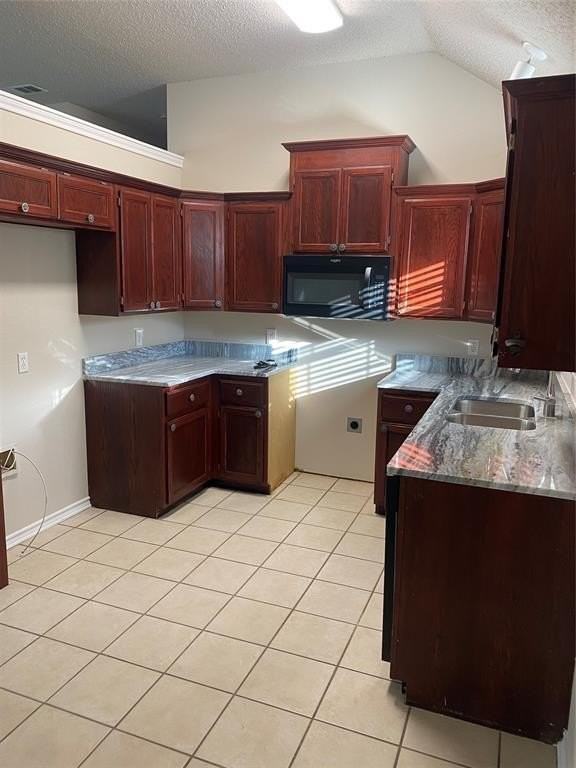 622 Brenna Rd - Photo 4 of 9