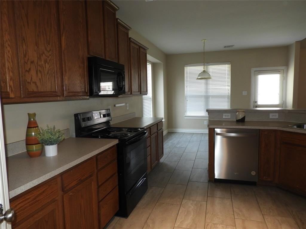 5812 Quicksilver Drive - Photo 7 of 17